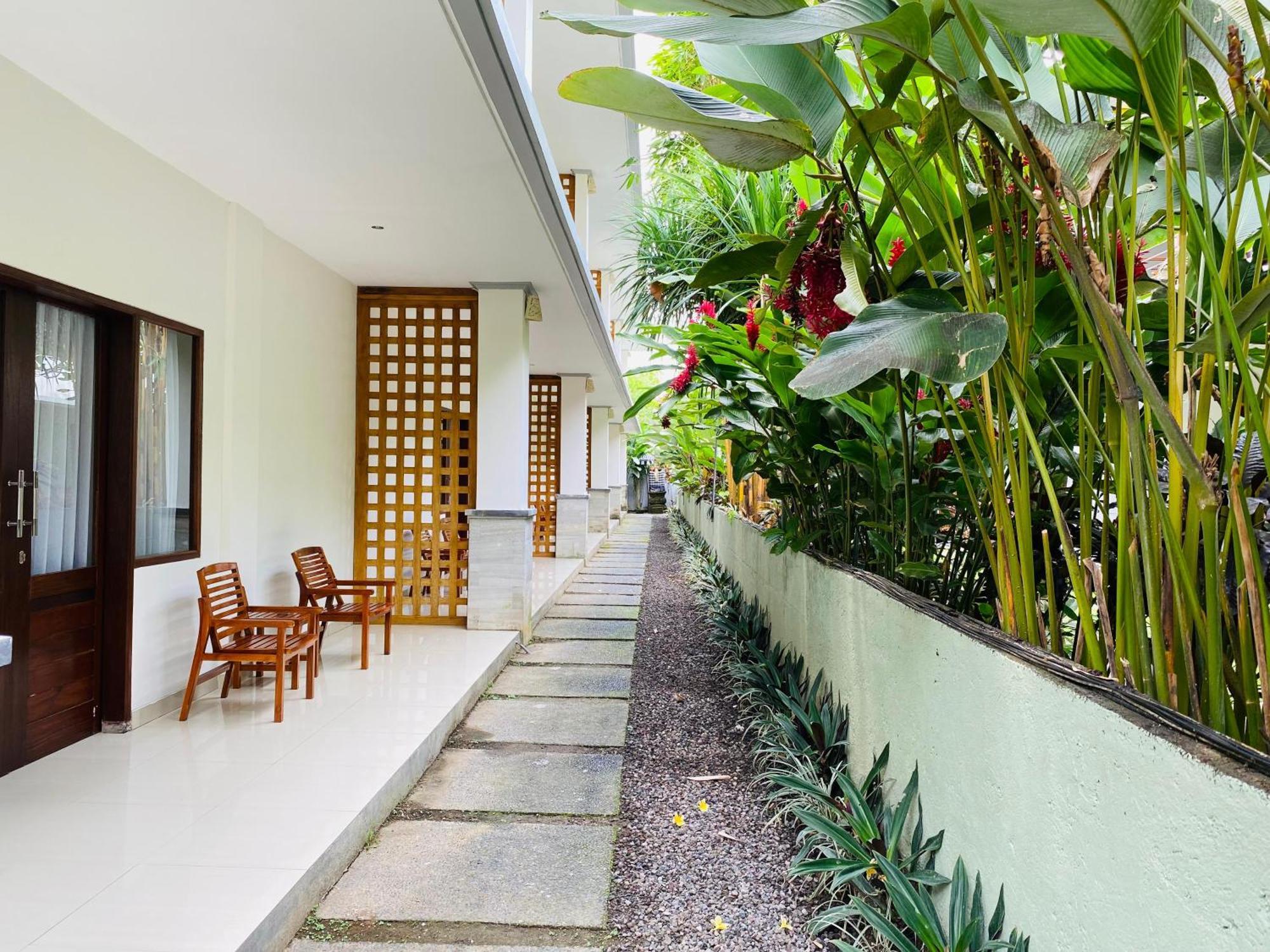 Putri Ayu Cottages Ubud Exterior foto